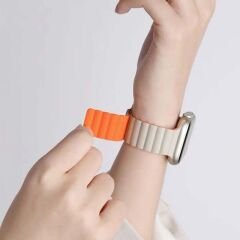 Samsung Galaxy Watch 5 40-44mm Uyumlu 20mm Harmony Duo Magnetik Silikon Kordon Beyaz - Turuncu