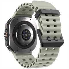 Samsung Galaxy Watch 7 Ultra İle Uyumlu AirFlow Metal Tokalı Yumuşak Soft Silikon Kordon Yeşil