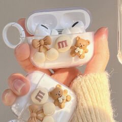 Apple AirPods Pro 2.Nesil Uyumlu Kopçalı Ayıcık Firgürlü Sevimli Silikon Kılıf