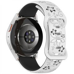 Samsung Galaxy Watch 4 5 Serisi ile Uyumlu FloraFlex Çiçek Desenli Silikon Kordon Beyaz