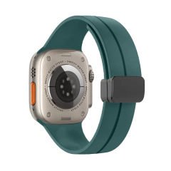 Apple Watch 49mm Ultra Seri Uyumlu Coastal Manyetik Tokalı Silikon Kordon Haki