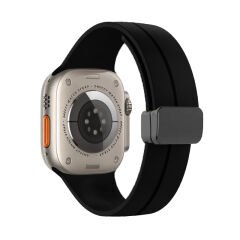 Apple Watch 49mm Ultra Seri Uyumlu Coastal Manyetik Tokalı Silikon Kordon Siyah