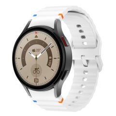 Samsung Galaxy Watch 5 Pro 45mm İle Uyumlu Metal Tokalı Dalgalı Spor Silikon Kordon