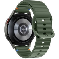 Huawei Watch GT5 46mm İle Uyumlu Dalga Desenli Tokalı Yumusaş Soft Silikon Kordon Haki