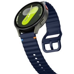 Huawei Watch GT5 46mm İle Uyumlu Dalga Desenli Tokalı Yumusaş Soft Silikon Kordon Lacivert