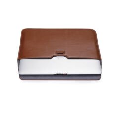 Sneezy Macbook Pro 14.2 İnç M1 A2442 Uyumlu PortaPivo Standlı Deri Taşıma Çantası Kahverengi
