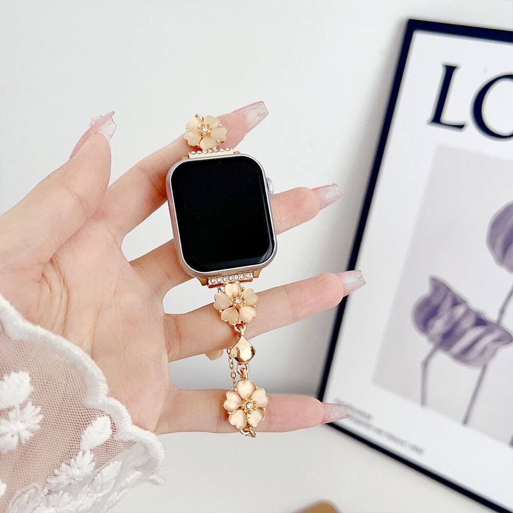 Apple Watch Seri Ultra 1 2 49mm Çiçekli ve Kalp Zincir Detaylı Bileklik Tasarım Kordon